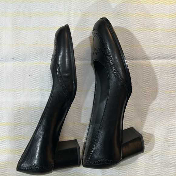 Etienne Aigner Women’s Black Leather Loafers, size 7, EUC - Picture 3 of 6